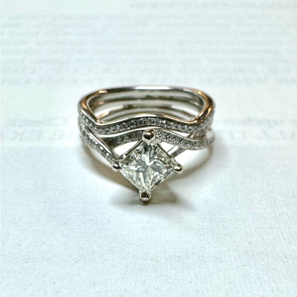 18K White Gold Simon G Soldered .90ct Princess Diamond Wedding Set - Picture 7 of 11